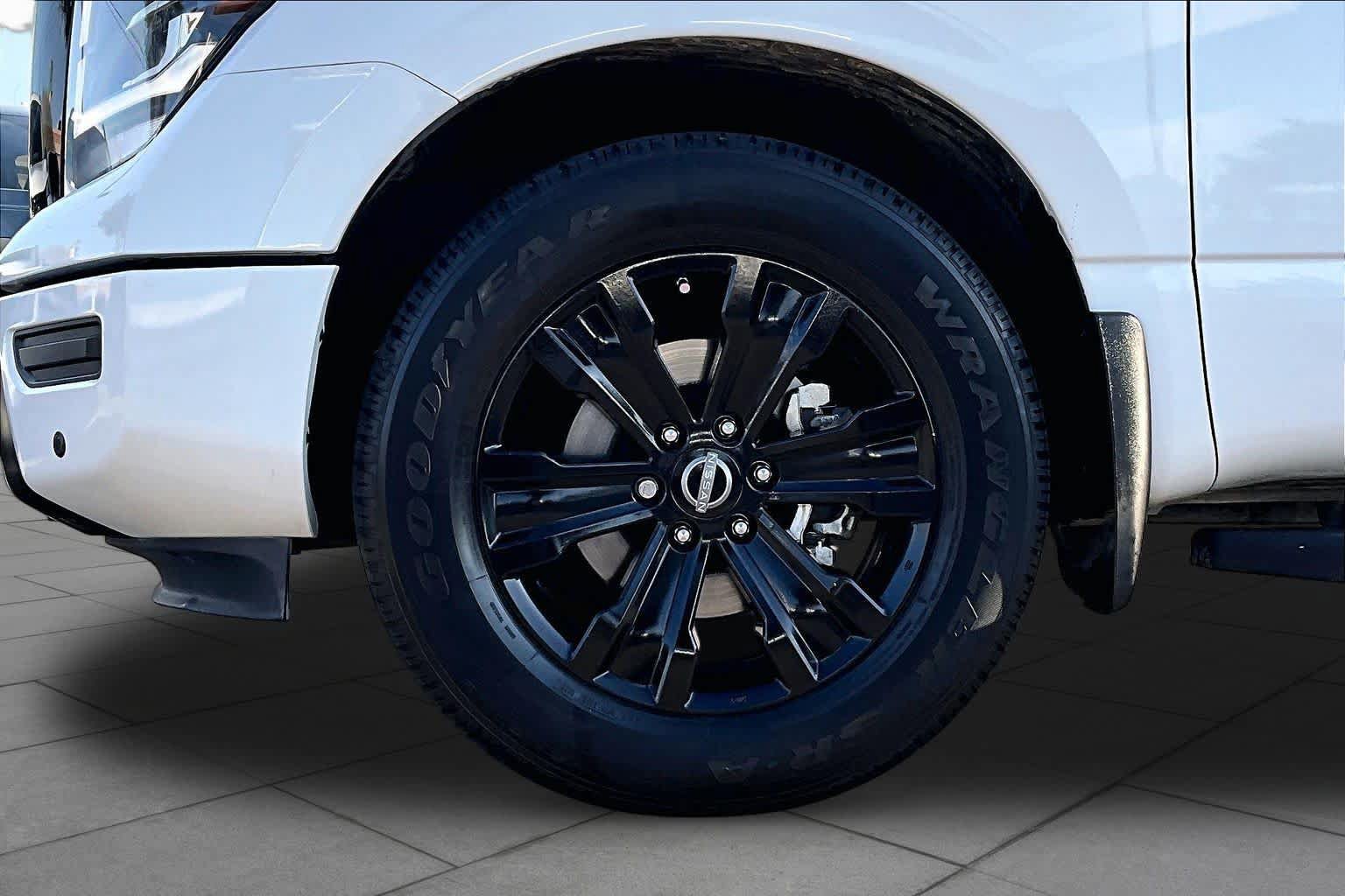 Certified 2023 Nissan Titan SV w/ SV Convenience Package RWD image 11
