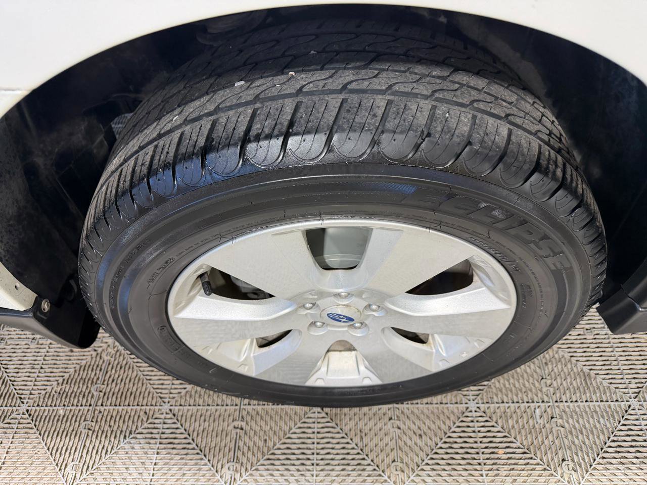 Used 2012 Subaru Outback 2.5i Limited w/ Moonroof Pkg image 18