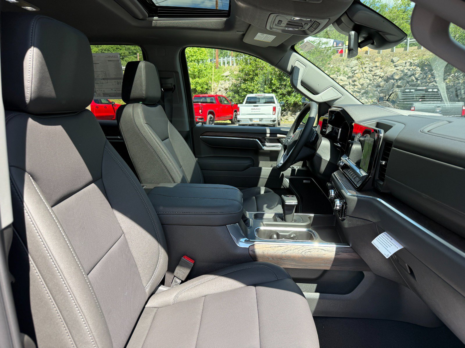 New 2026 GMC Sierra 1500 SLT w/ SLT Premium Package AWD/4WD image 22