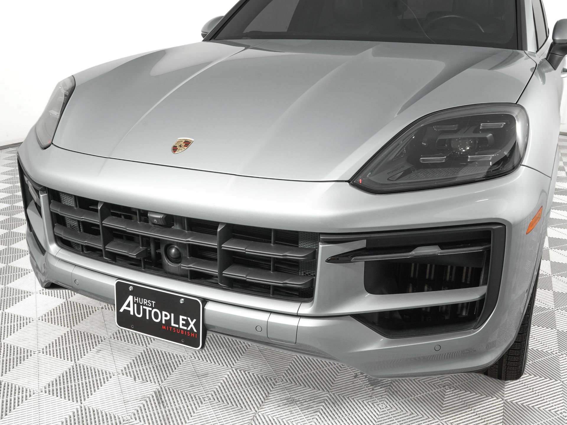 Used 2024 Porsche Cayenne AWD/4WD image 30