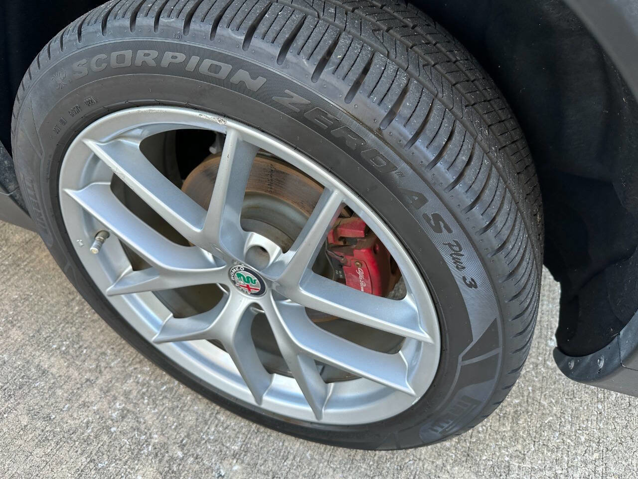 Used 2018 Alfa Romeo Stelvio Ti Sport image 33