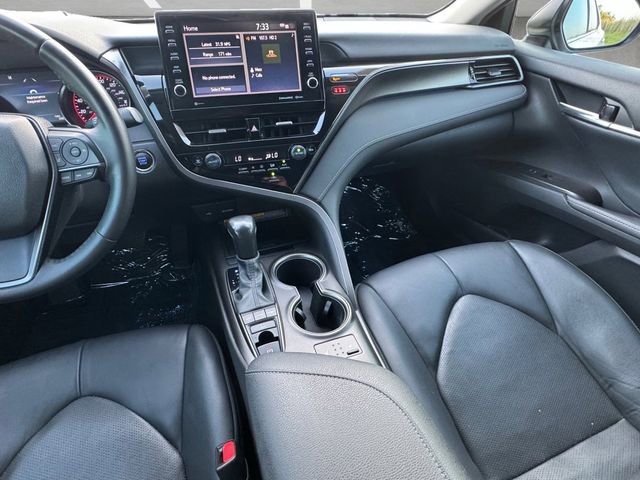 Used 2021 Toyota Camry XSE FWD image 3