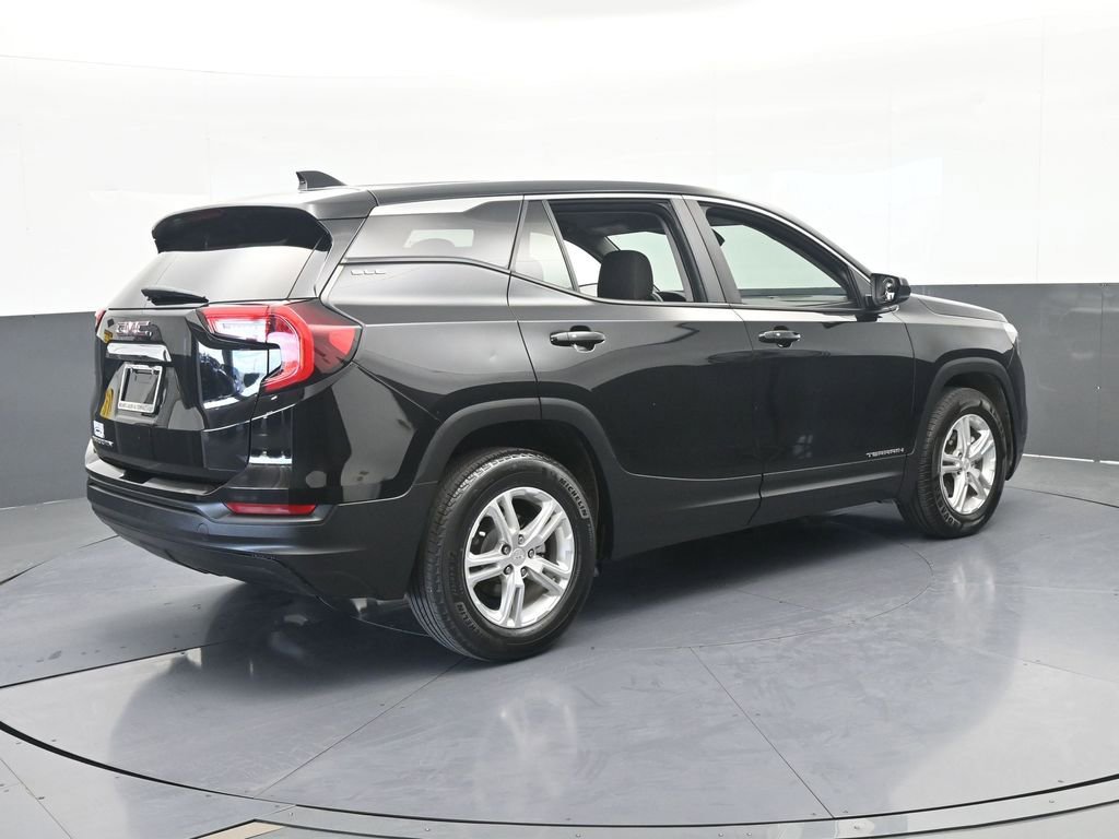 Used 2023 GMC Terrain SLE image 6