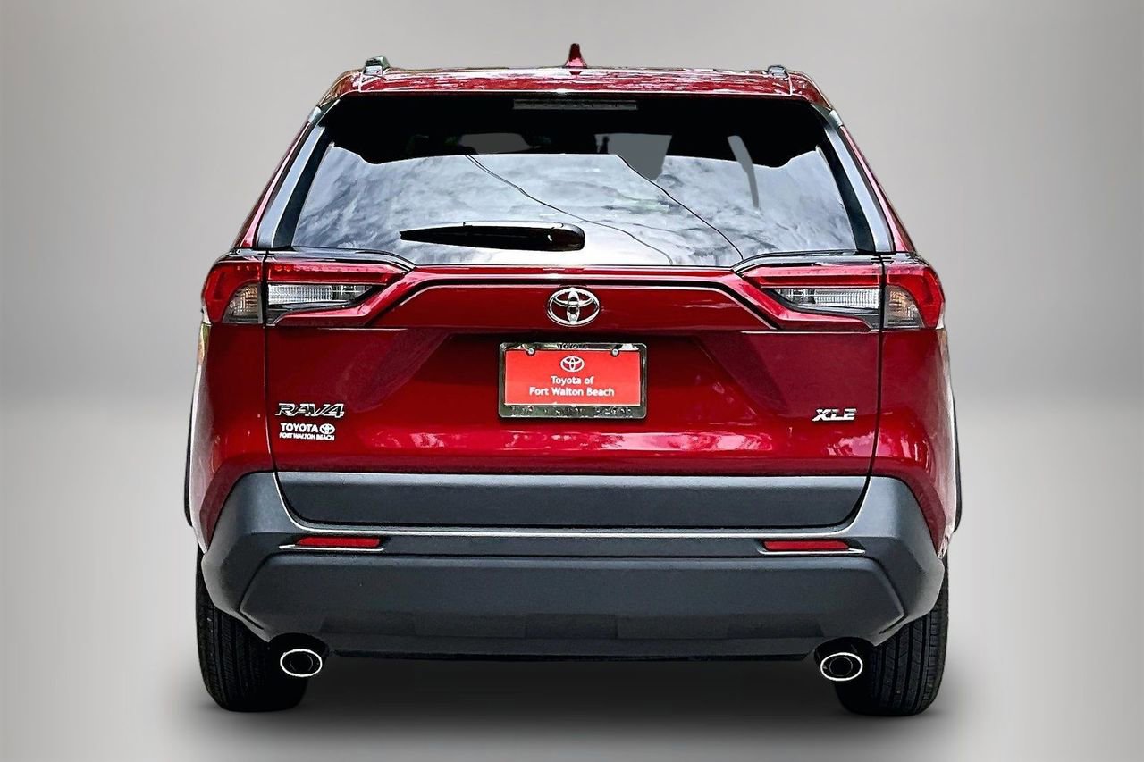 Used 2025 Toyota RAV4 XLE w/ Convenience Package FWD image 6
