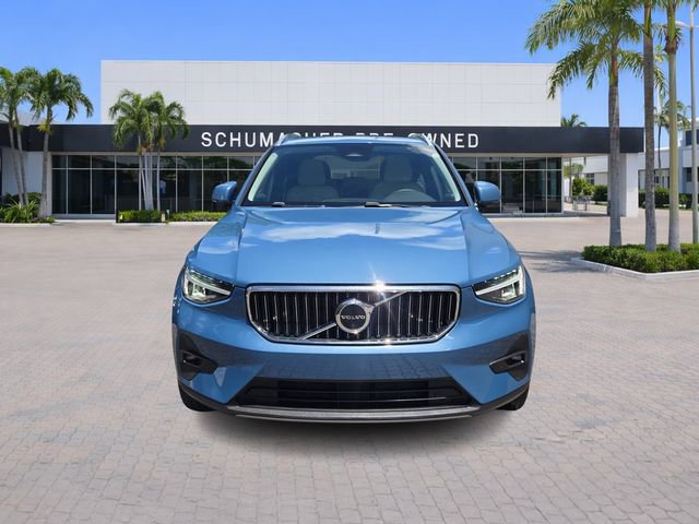 Certified 2023 Volvo XC40 B4 Plus w/ Driver Assist Package FWD image 2