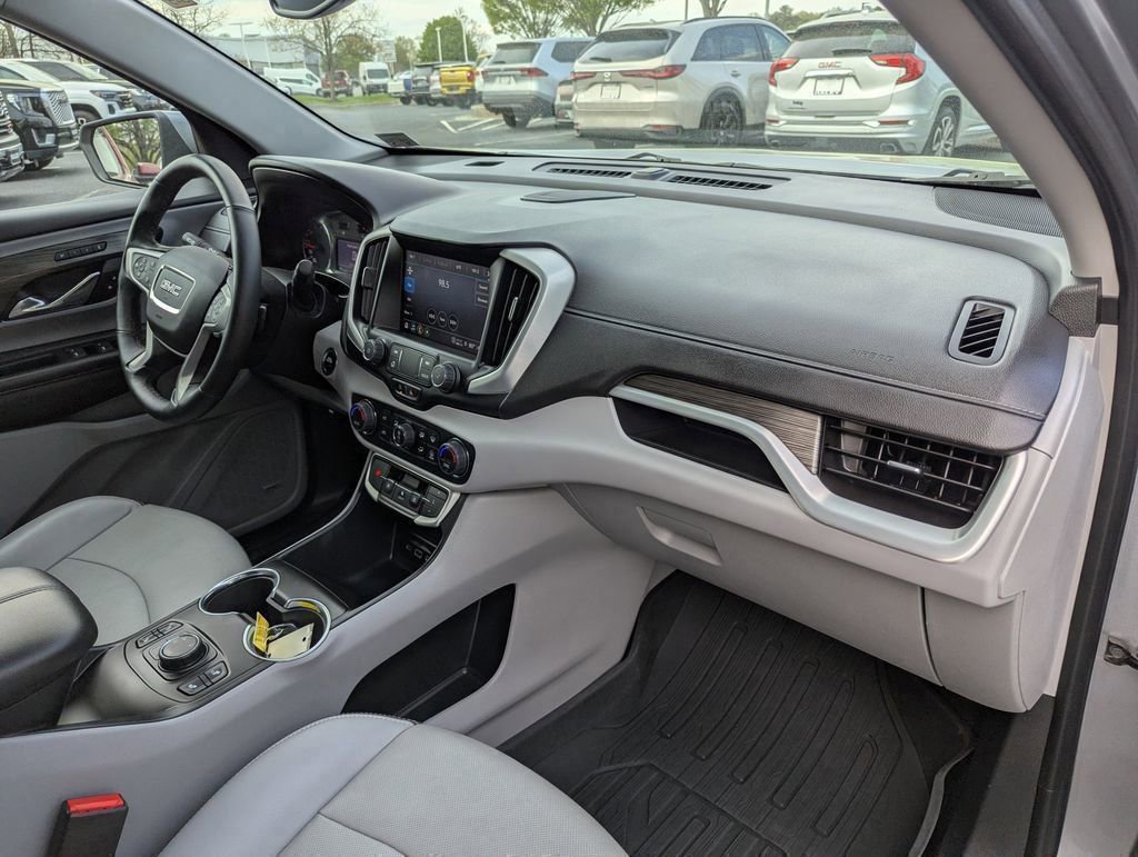 Used 2023 GMC Terrain SLT w/ Infotainment Package II image 18