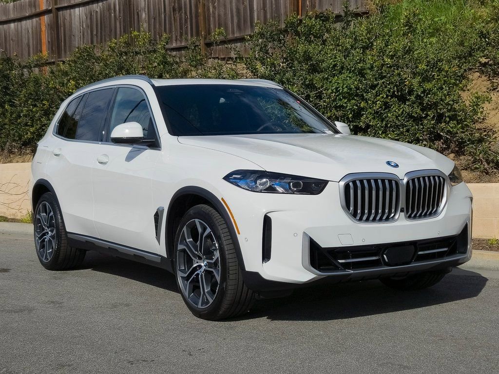 New 2026 BMW X5 xDrive50e w/ Premium Package image 2