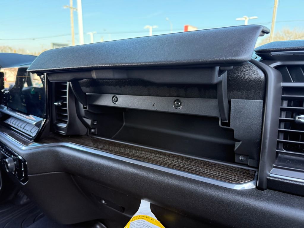 Used 2025 Chevrolet Silverado 1500 LT image 24