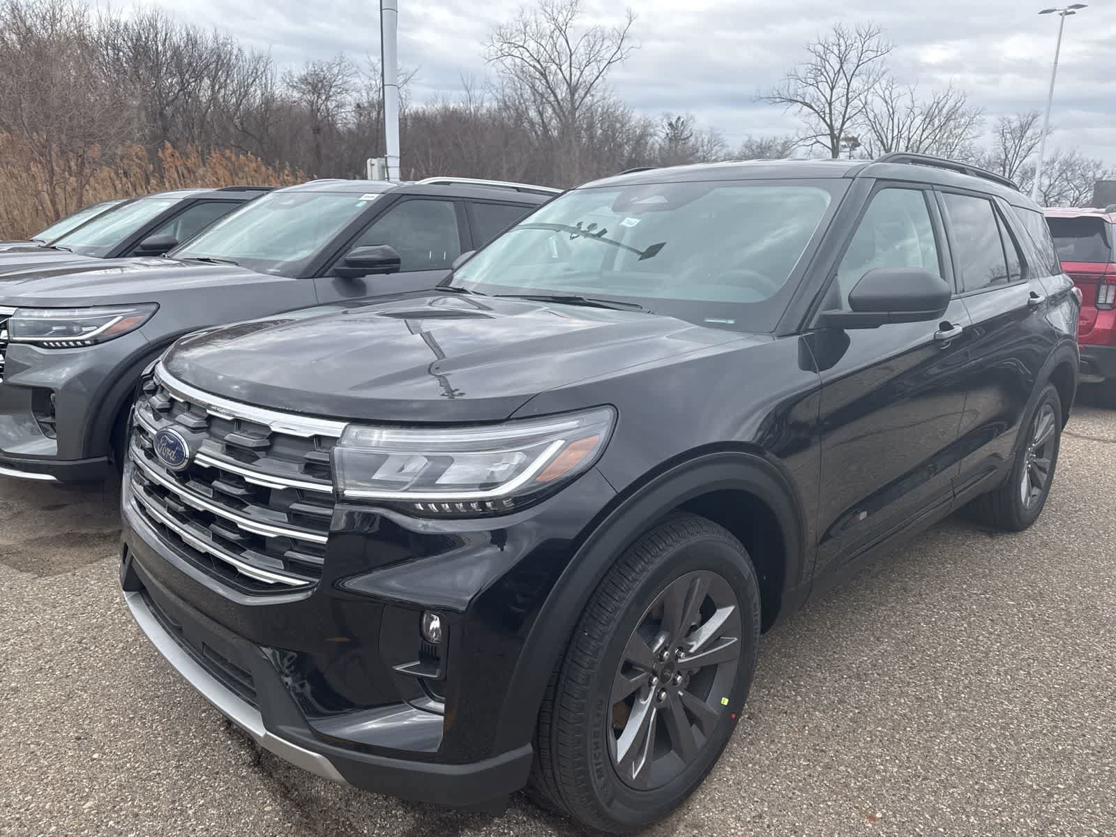 New 2026 Ford Explorer Active w/ Active Comfort Package AWD/4WD image 2