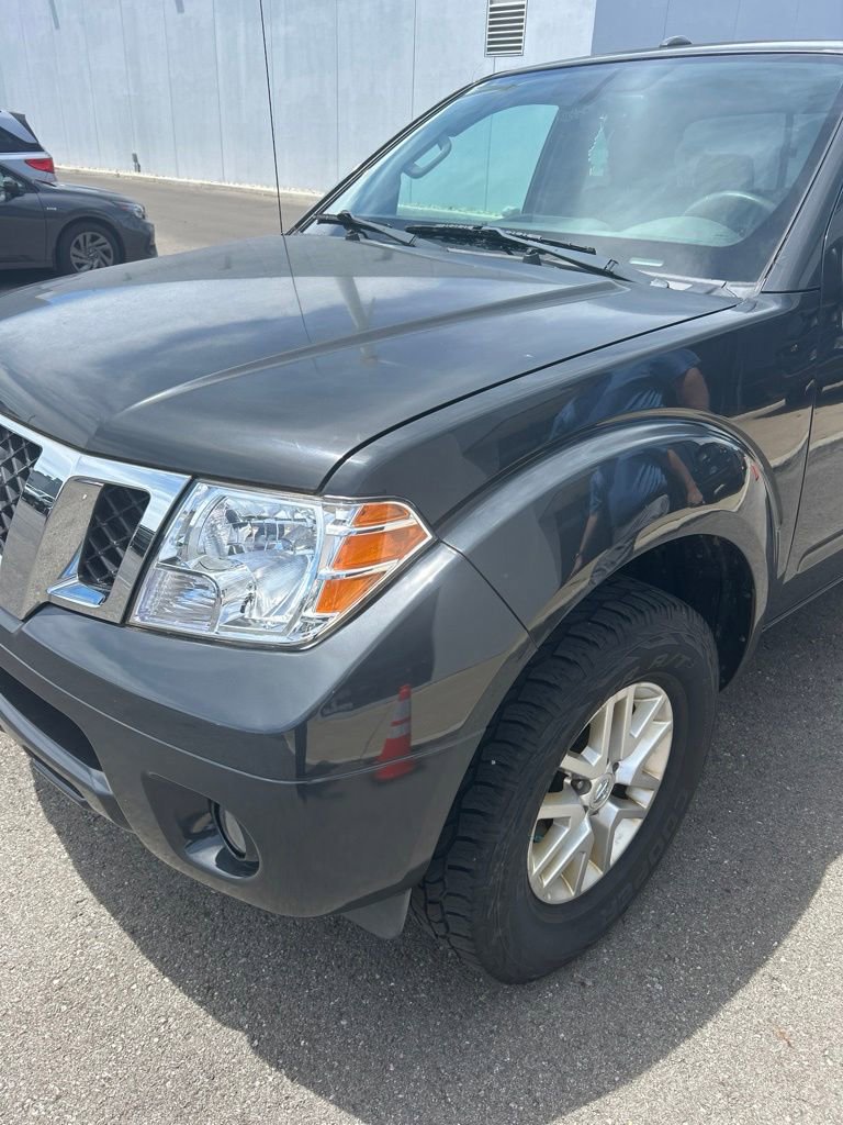 Used 2014 Nissan Frontier SV w/ SV Value Truck Package AWD/4WD image 4