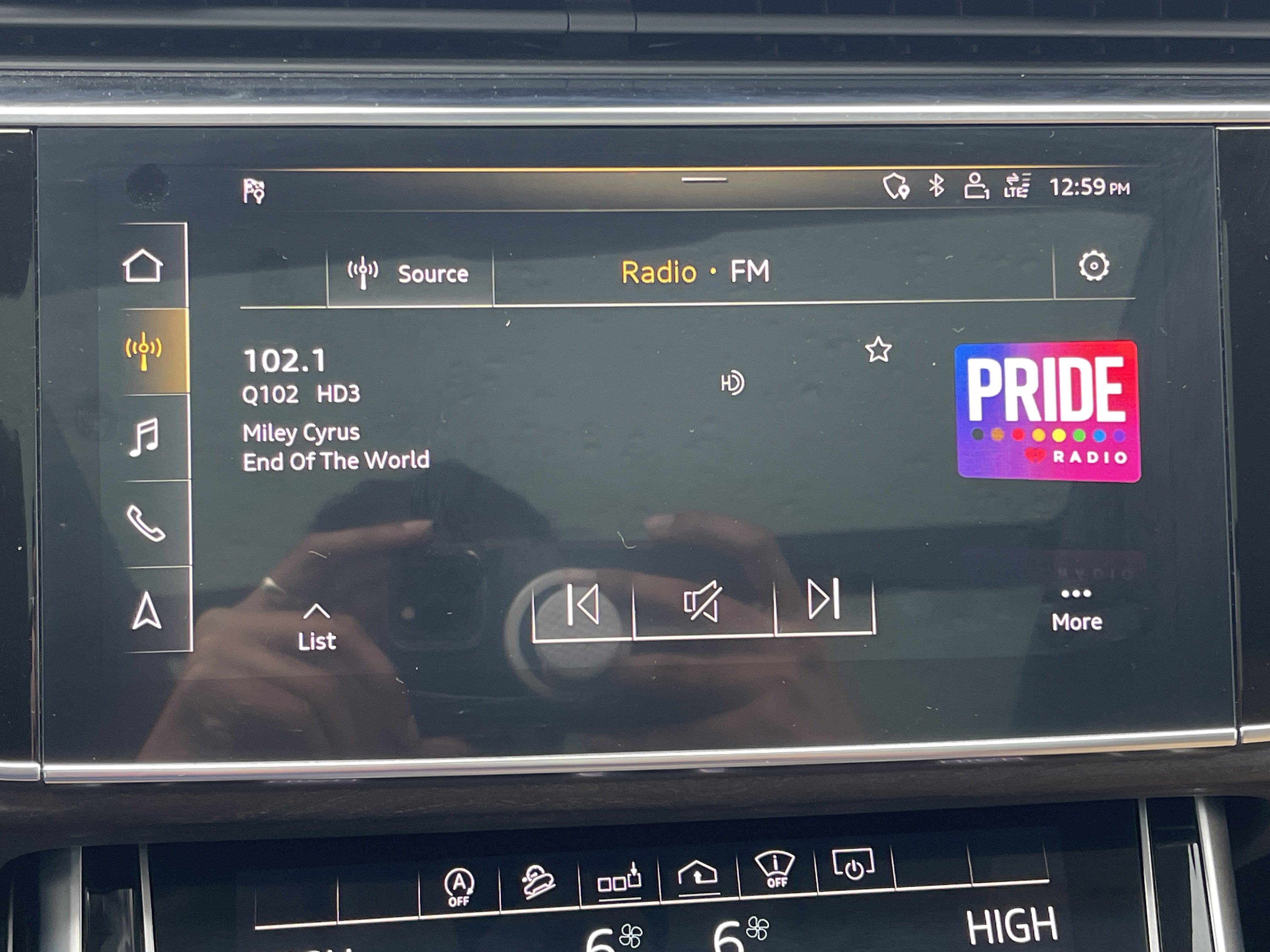 Used 2020 Audi Q8 Prestige w/ Prestige Package image 21