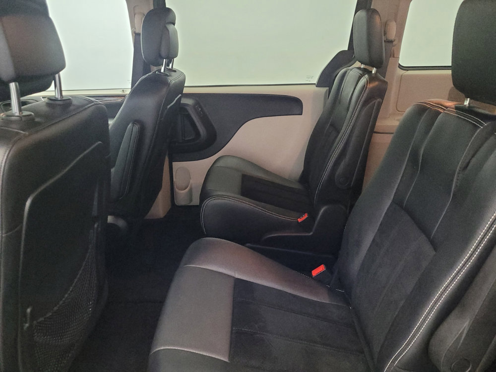 Used 2018 Dodge Grand Caravan SXT image 18