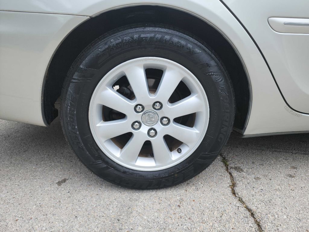 Used 2002 Toyota Camry LE FWD image 10