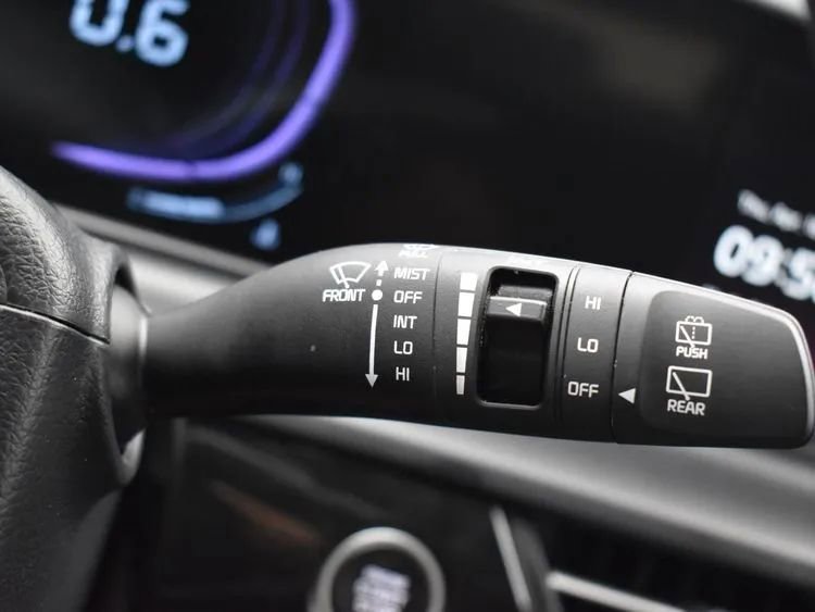 Used 2025 Kia Seltos S FWD image 26