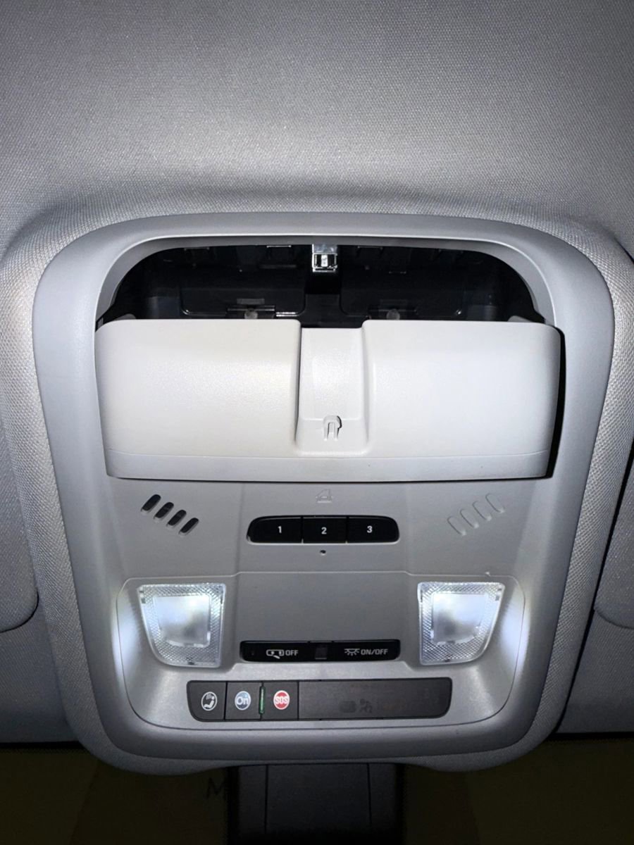 Used 2020 Chevrolet Equinox LT image 25