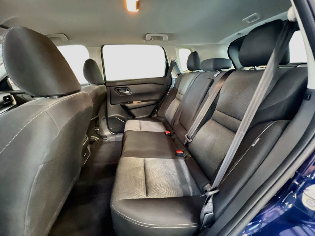 Used 2025 Nissan Rogue SV FWD image 22