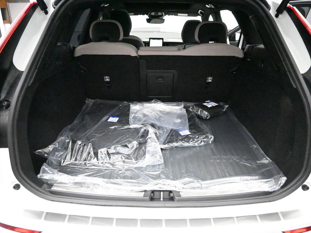 New 2026 Volvo XC60 B5 Plus w/ Protection Package Premier image 30