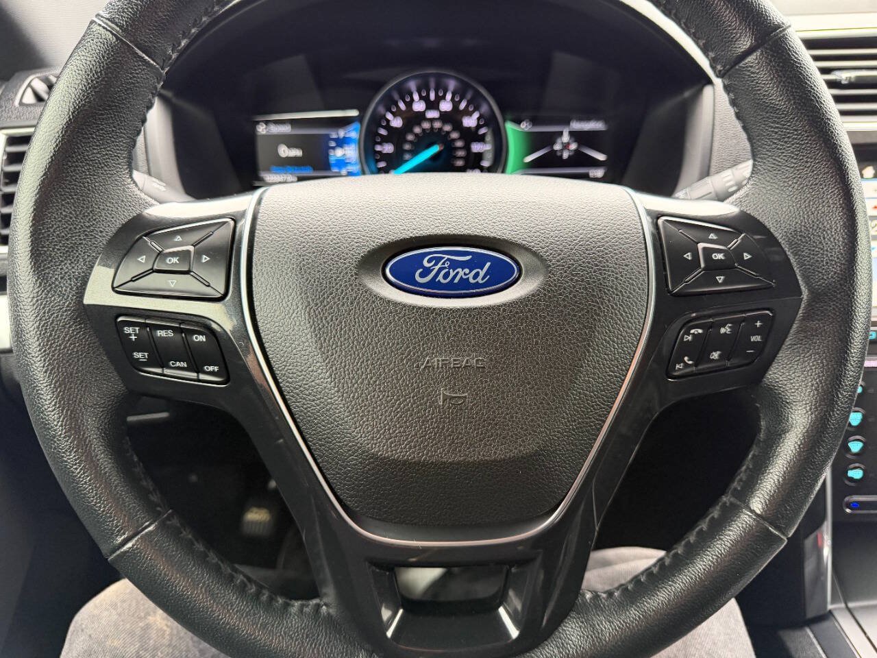 Used 2018 Ford Explorer Limited AWD/4WD image 18
