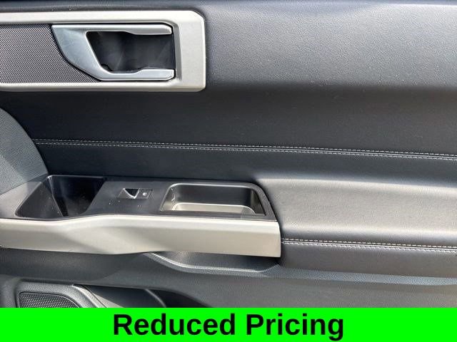 Used 2023 Ford Explorer XLT image 39