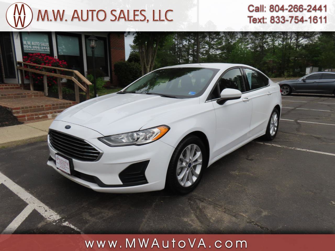 Used 2020 Ford Fusion SE FWD image 1