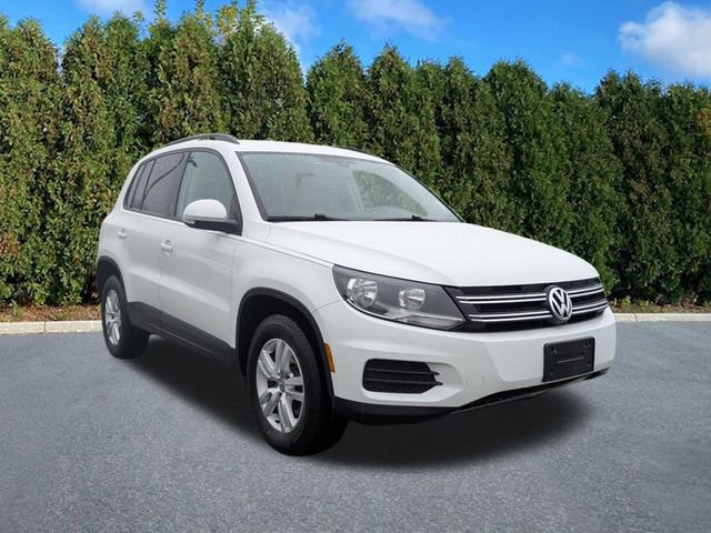 Used 2017 Volkswagen Tiguan S image 3