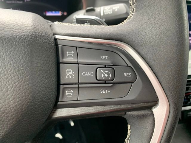 Used 2024 Jeep Grand Cherokee Altitude image 21