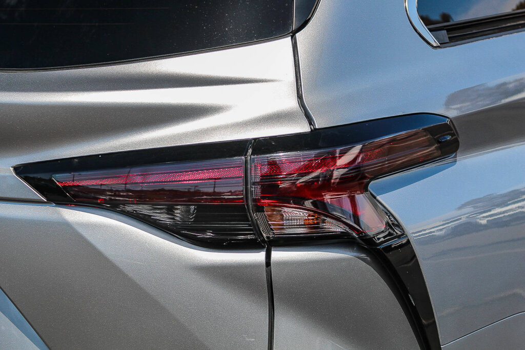 Certified 2023 Toyota Sienna XLE FWD image 29