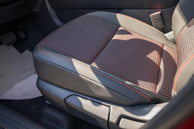 New 2026 Nissan Kicks SR w/ Cold Weather Package image 33