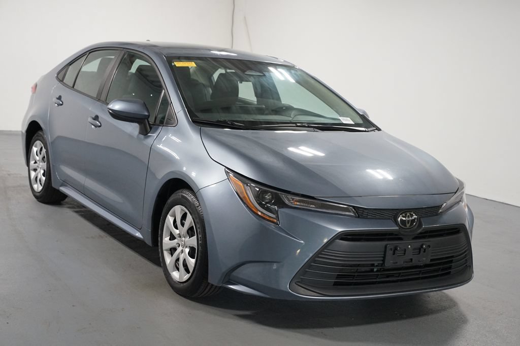 Certified 2024 Toyota Corolla LE FWD image 3