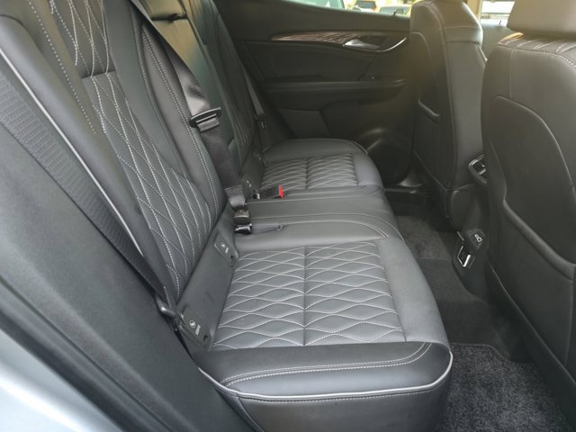 Used 2023 Buick Envision Avenir image 12