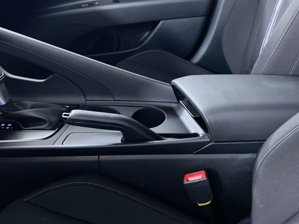 Used 2025 Hyundai Elantra Sport image 23