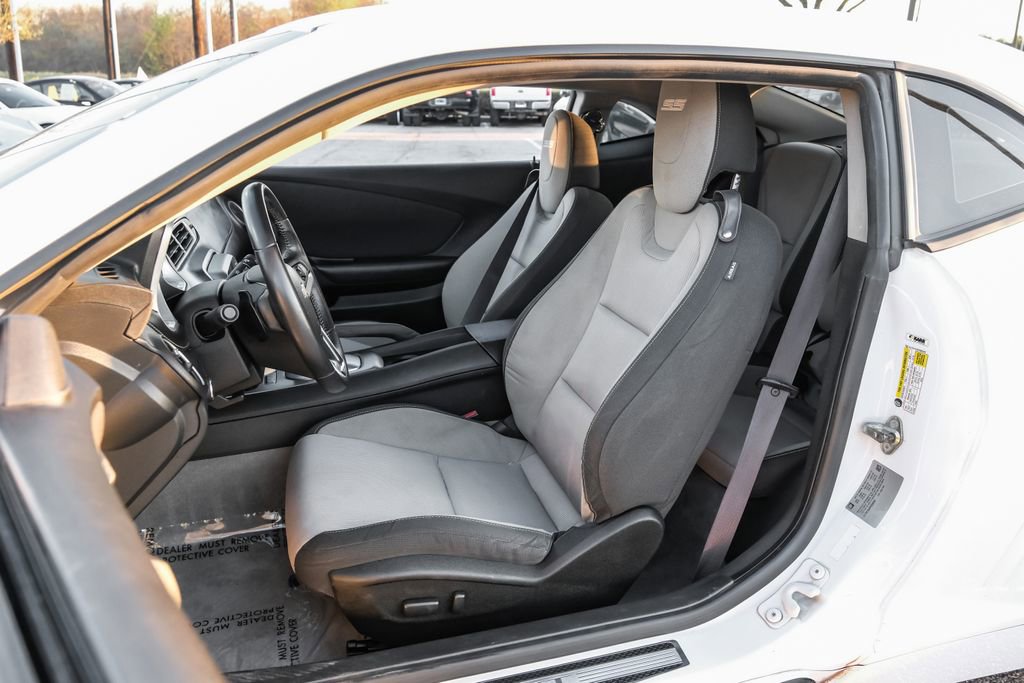 Used 2015 Chevrolet Camaro SS w/ Rear Vision Package image 30