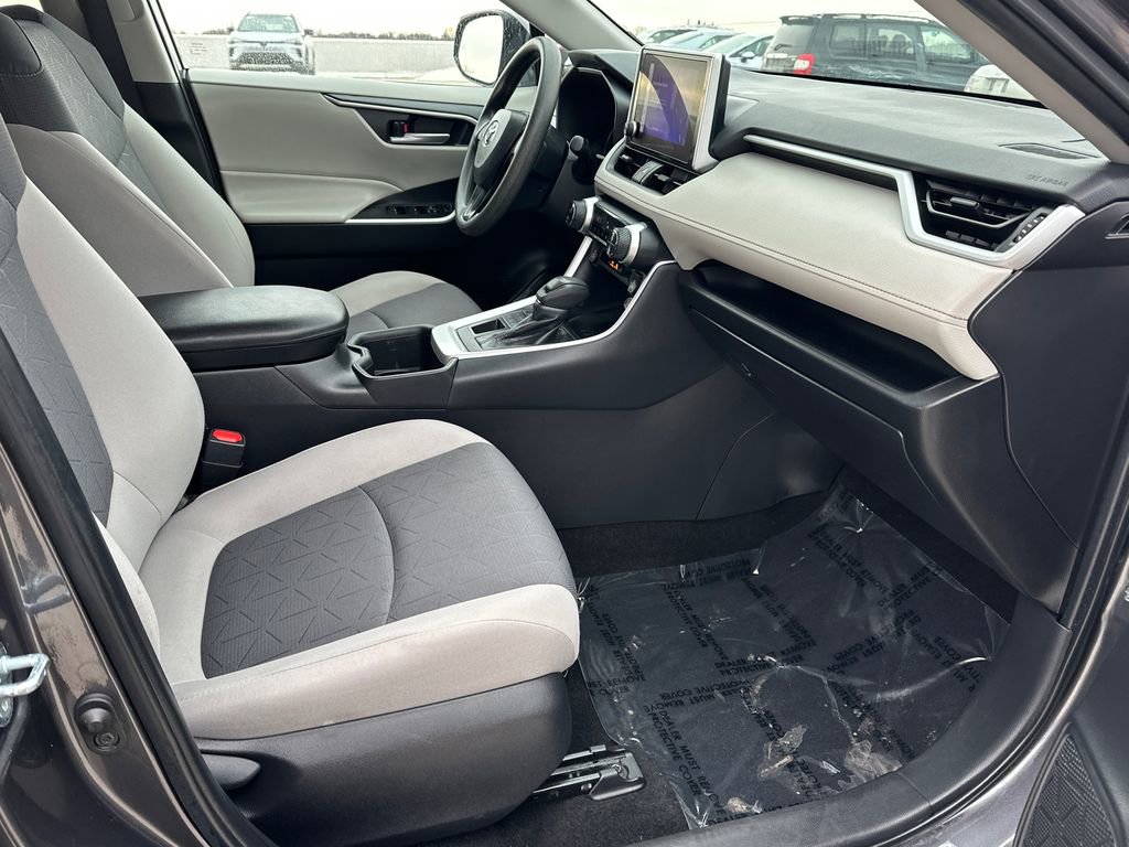 Used 2024 Toyota RAV4 XLE image 8