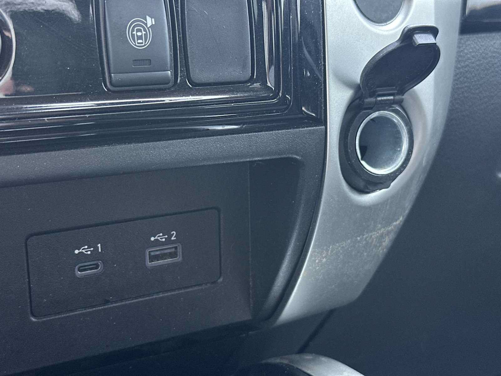 Used 2021 Nissan Titan SV w/ SV Convenience Package RWD image 33