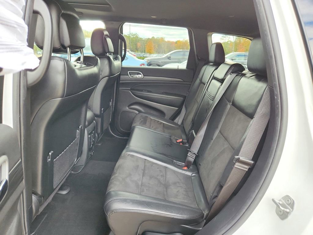 Used 2020 Jeep Grand Cherokee Altitude image 23