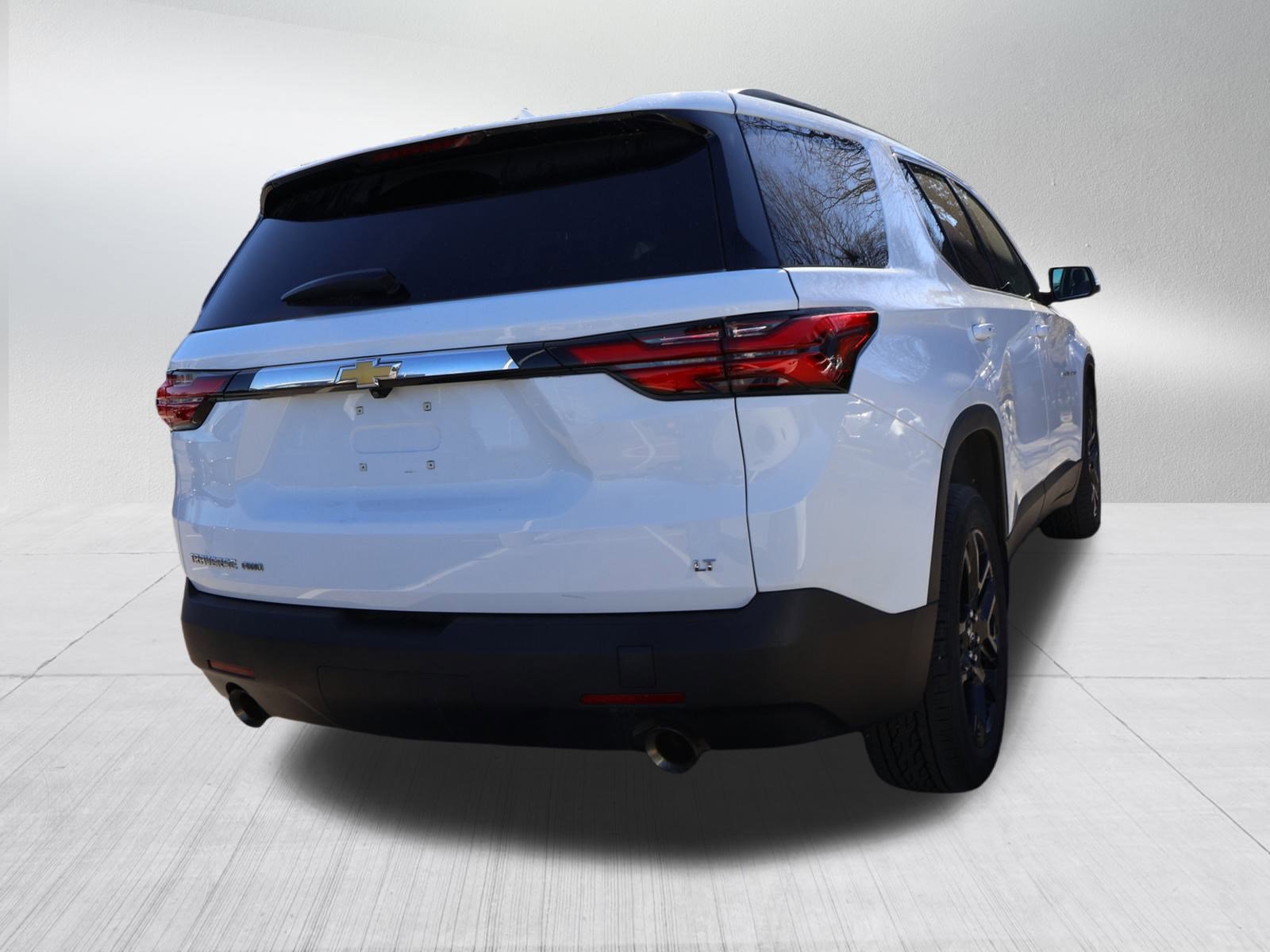 Used 2023 Chevrolet Traverse LT image 7