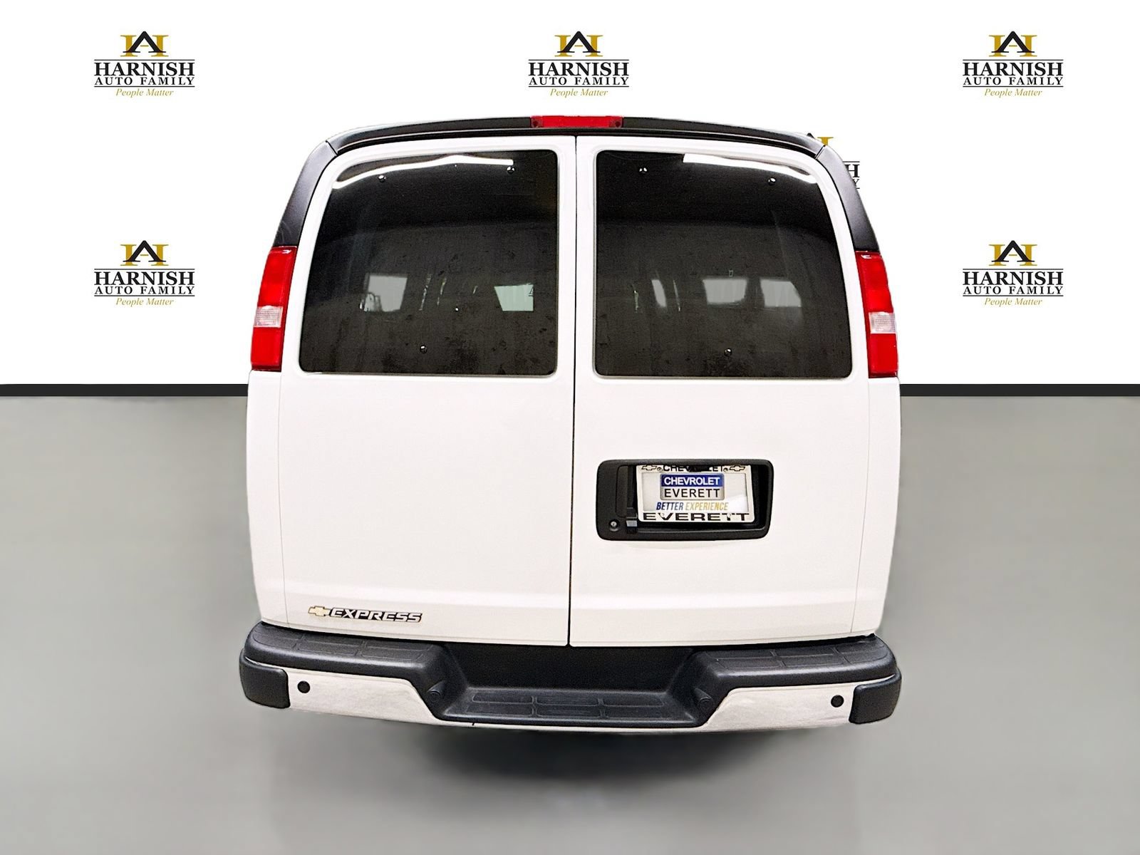 Used 2025 Chevrolet Express 3500 LT w/ LT Preferred Equipment Group RWD image 7