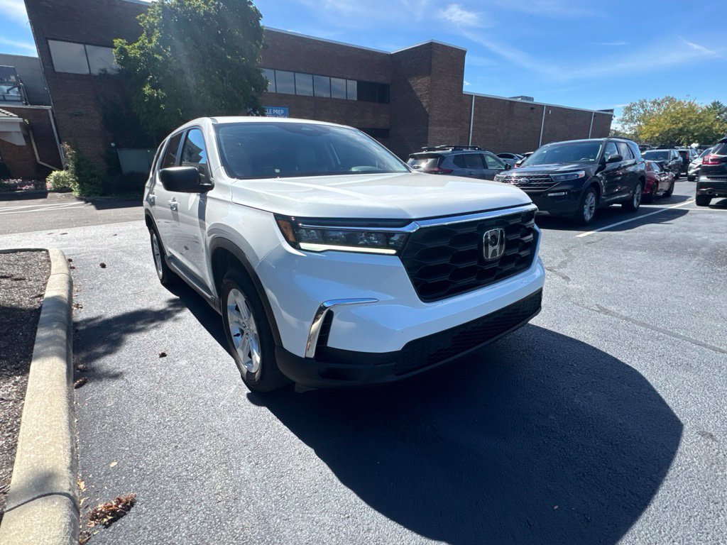 Certified 2024 Honda Pilot LX image 4