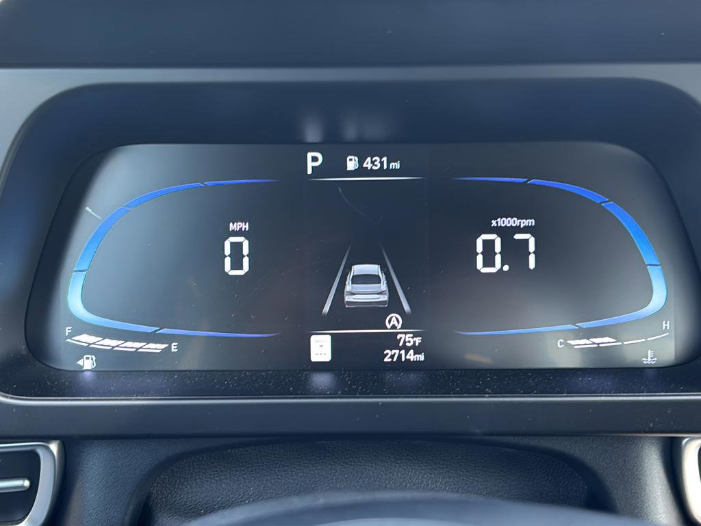 Certified 2025 Hyundai Elantra SE FWD image 28