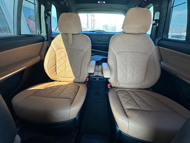 Certified 2024 BMW X7 xDrive40i w/ Executive Package image 30