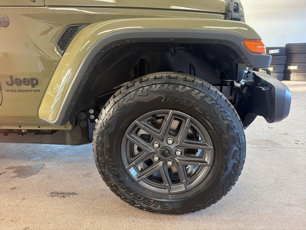 New 2026 Jeep Gladiator Sport AWD/4WD image 27