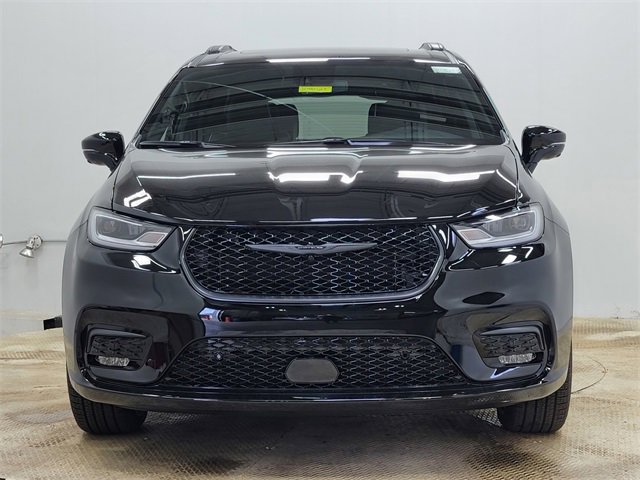 New 2026 Chrysler Pacifica Limited w/ S Appearance Package image 10