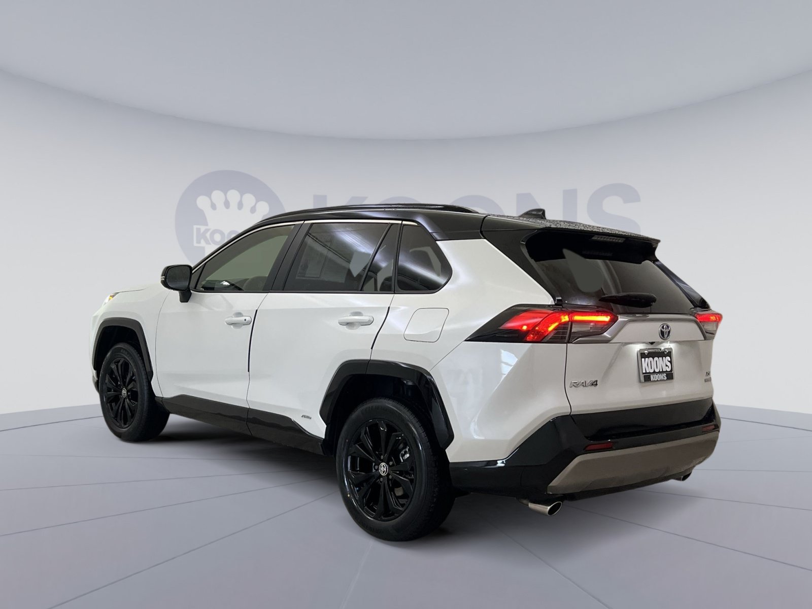 Used 2023 Toyota RAV4 XSE AWD/4WD image 7