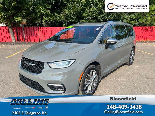 Certified 2025 Chrysler Pacifica Pinnacle w/ Trailer Tow Group AWD/4WD image 1
