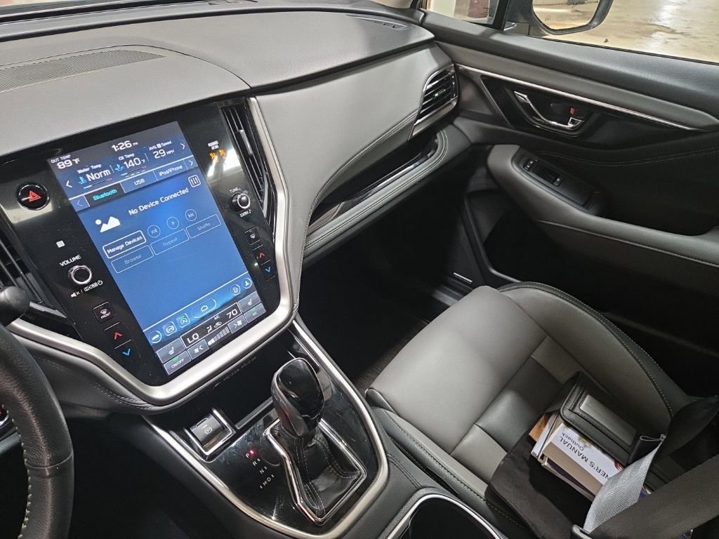 Used 2025 Subaru Outback Onyx Edition image 3