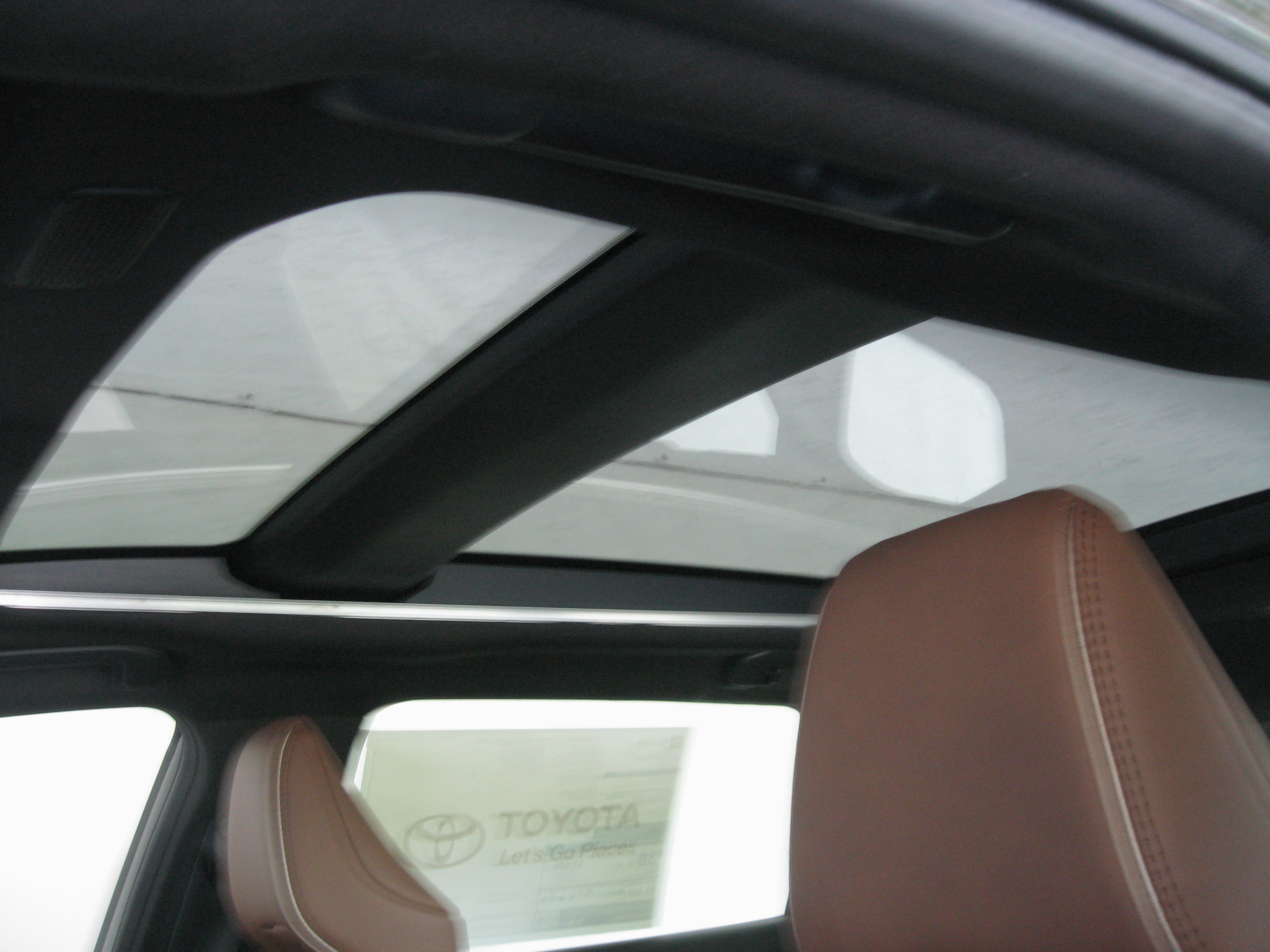 New 2025 Toyota Crown Signia image 3