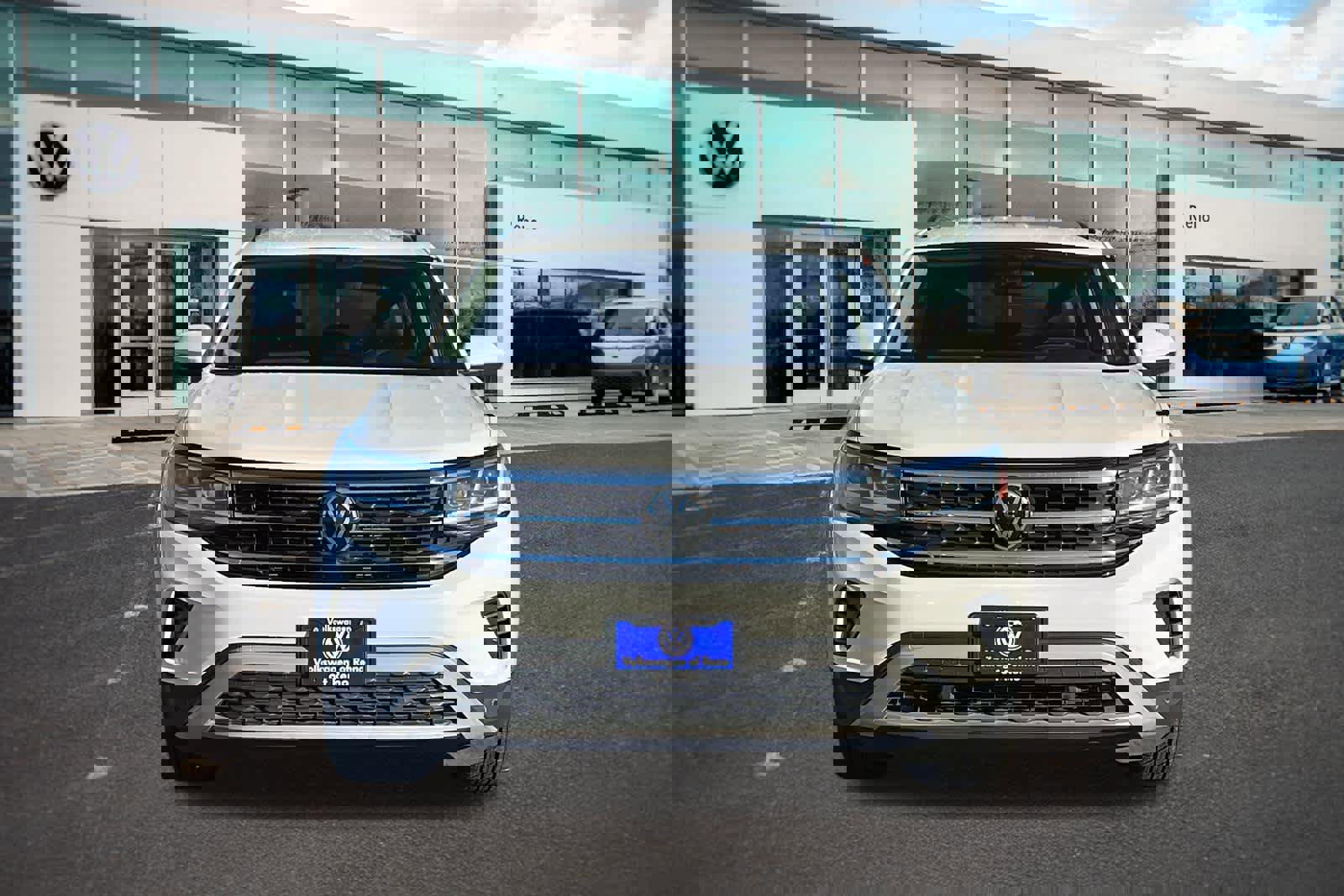 Used 2022 Volkswagen Atlas SE image 2