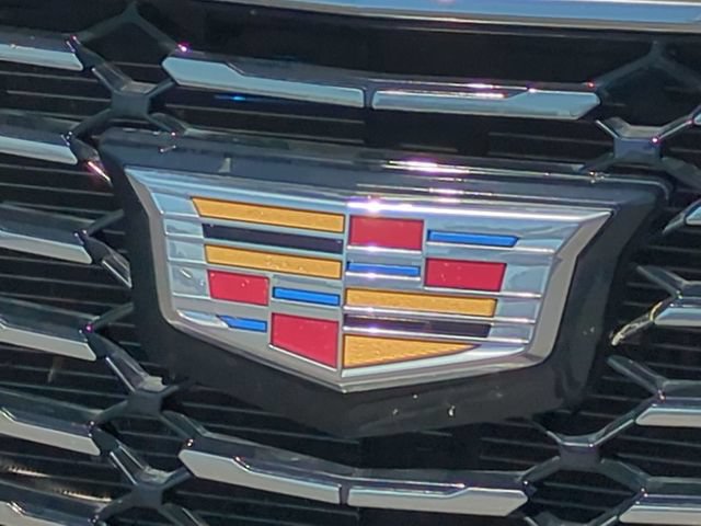 Used 2021 Cadillac XT4 Luxury w/ Cold Weather Package FWD image 33