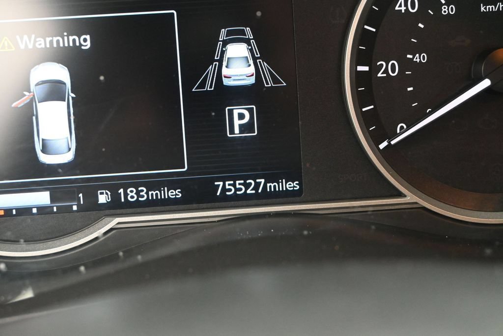 Used 2021 Nissan Versa SV FWD image 10
