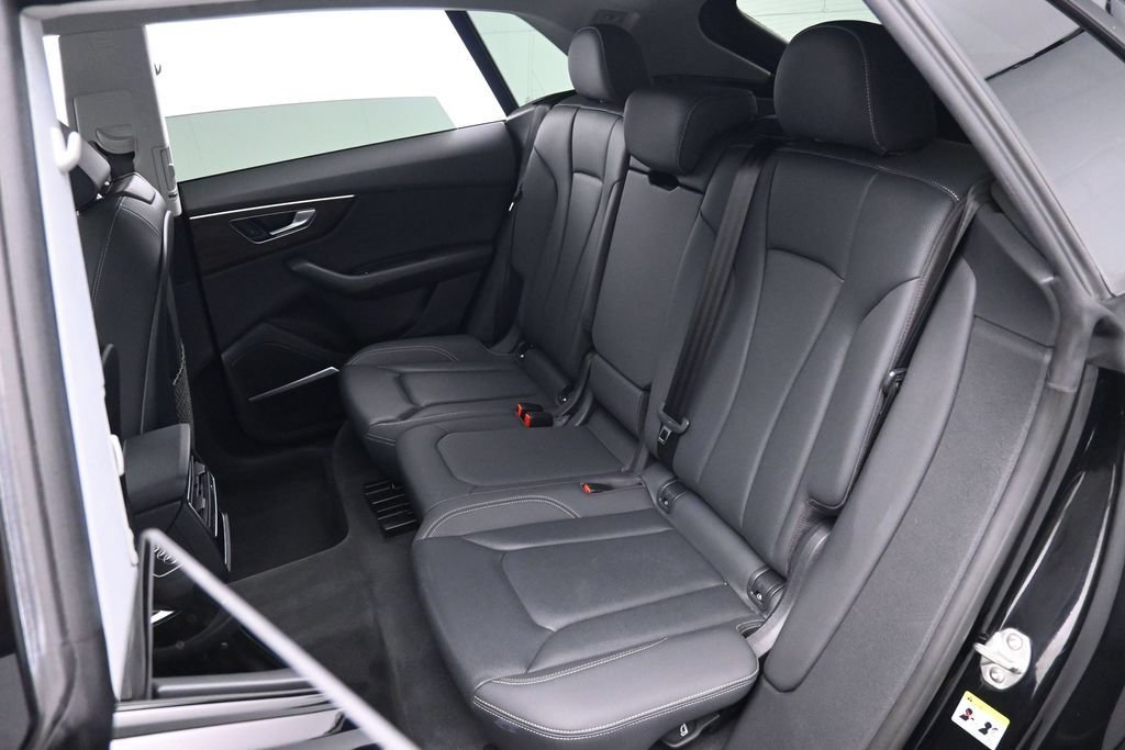 Used 2020 Audi Q8 Premium Plus w/ Premium Plus Package AWD/4WD image 15